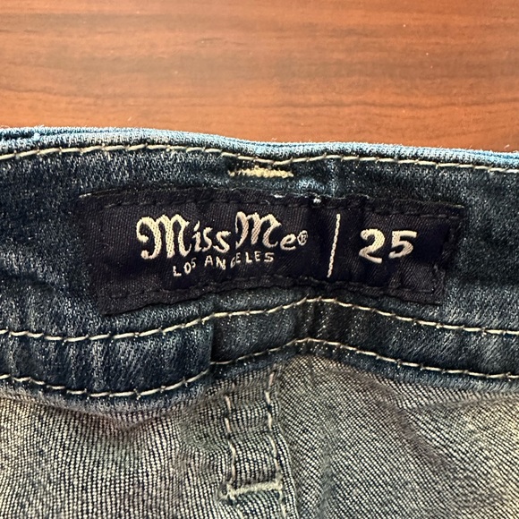 Miss Me Womens Jeans (Capri), 25 X 21, Excellent Cont. - Picture 5 of 5